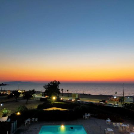 Villa La Dimora Frontemare Di Ileana Trapani Exterior foto